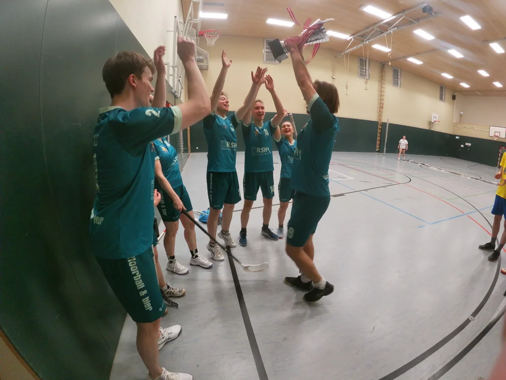 Debütsieg: Floorball + Bier gewinnt den 3. Spital Cup